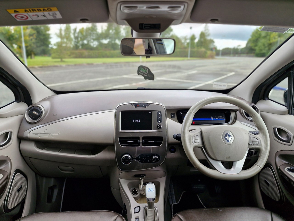 Renault Zoe SIGNATURE NAV BOSE EDTION — thumbnail 18