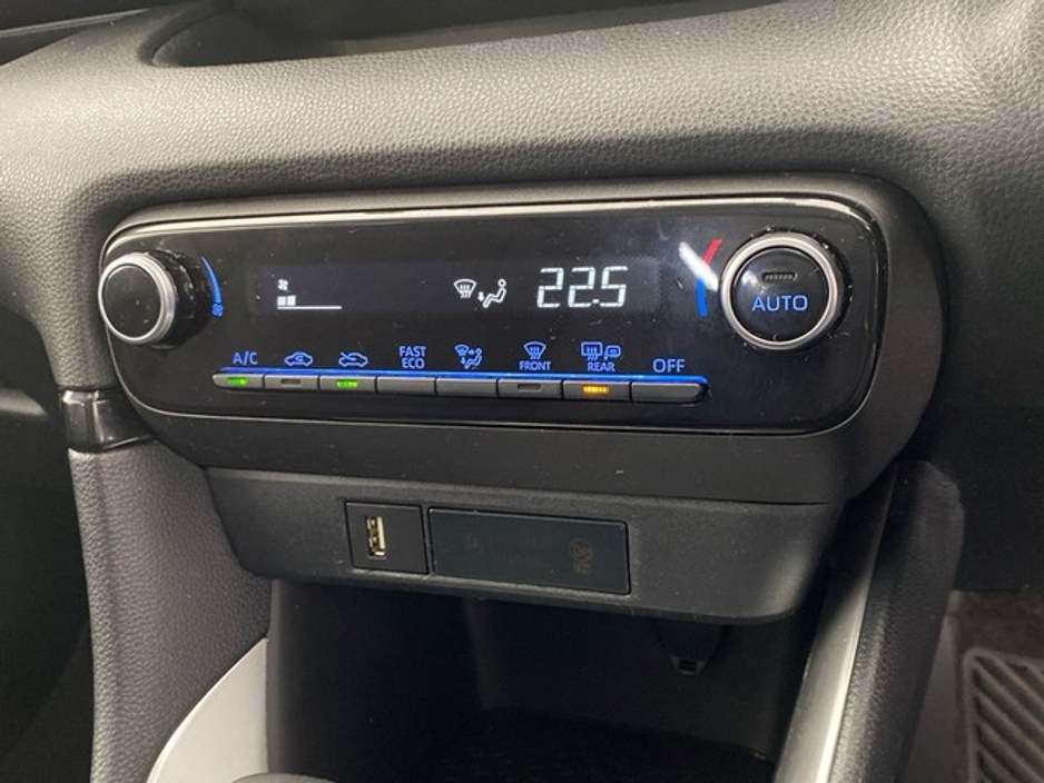 Toyota Yaris Luna Hybrid — thumbnail 14