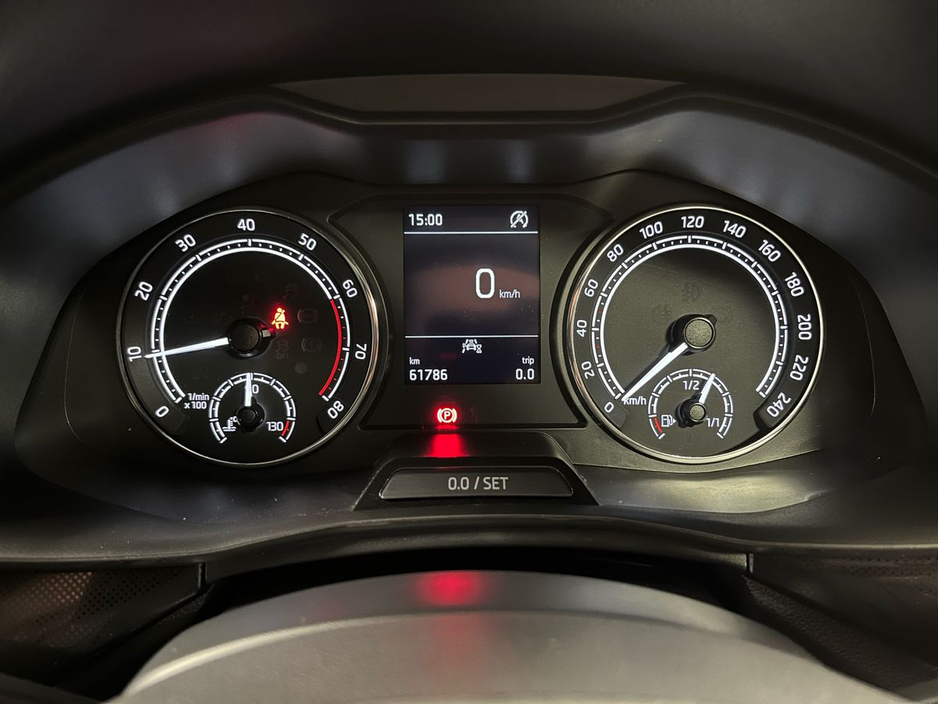 Skoda Kamiq Style 1.0TSI 110BHP - Reversing Camera - Climate Control - Cruise Control - Auto Lights/Wipers - Apple CarPlay/Android Auto — thumbnail 17