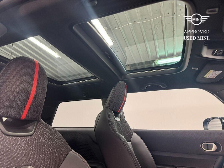 2025 MINI Hatch 2L Petrol For Sale Images