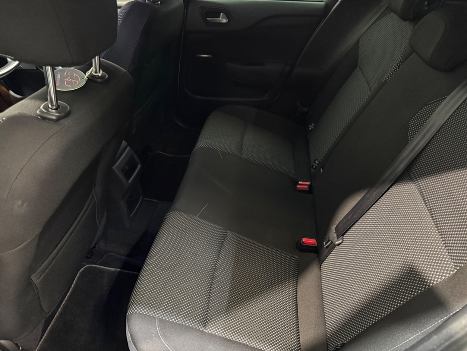 DS Automobiles DS 4 1.2 PURETECH 130 ELEGANCE — thumbnail 18