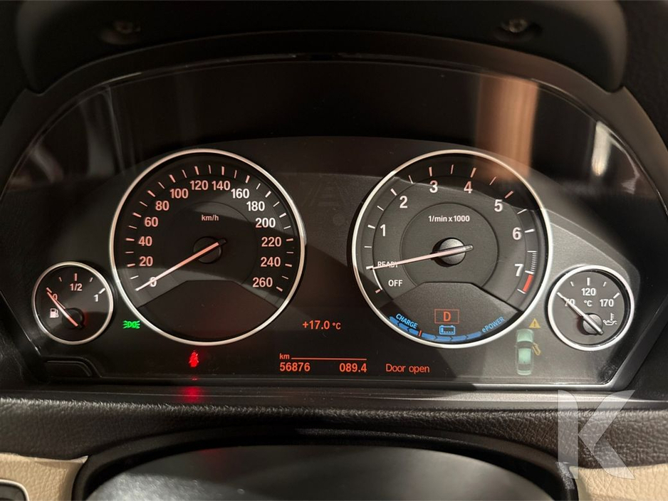 BMW 3 Series 330e 2.0 HYBRID - MULTI FUNCTION STEERING WHEEL - CRUISE CONTROL - LANE KEEP ASSIST - HEATING / AC CONTROLS - HEATED SEATS - REVERSE CAMERA - ELECTRIC — thumbnail 22