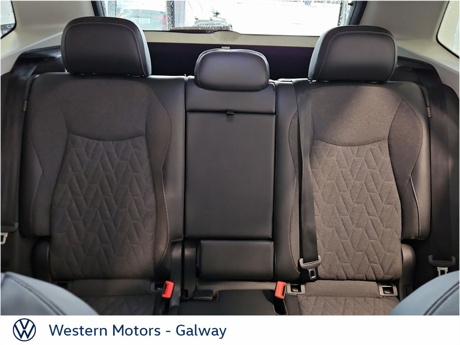 Volkswagen Tiguan Launch Edition 2.0 TDI 150HP DSG,New Model,18" Upgrade Alloys,Rear Camera,Digital Dash,App Connect,Elec Bootlid + much more — thumbnail 27