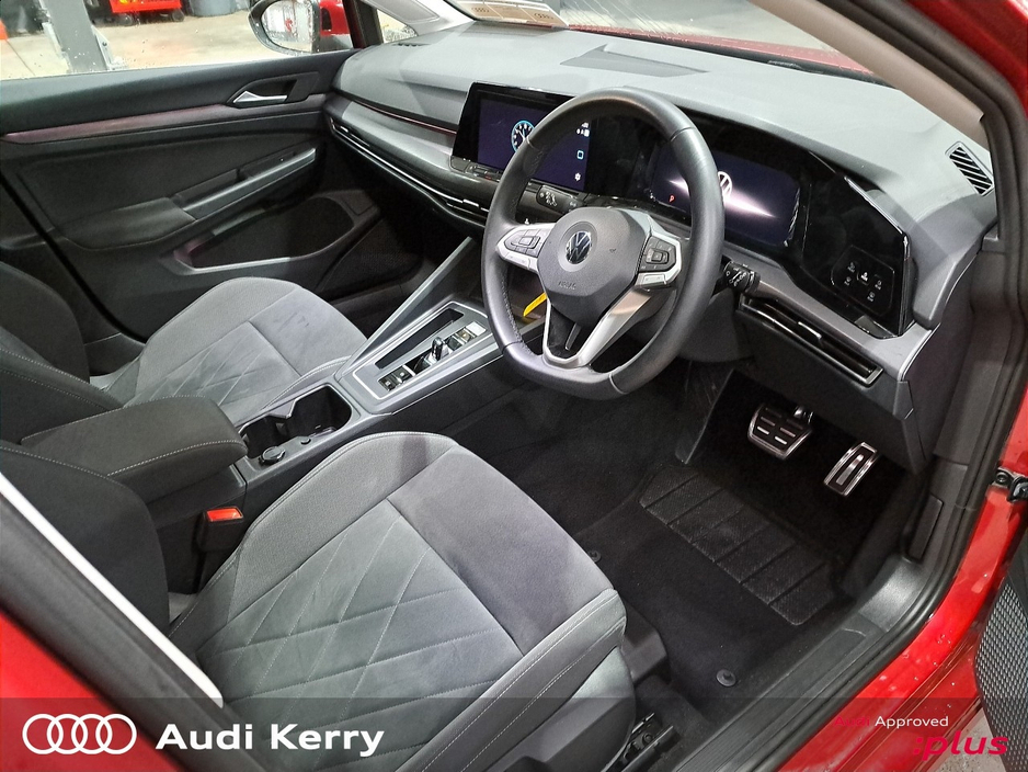 Volkswagen Golf 1.5TSI MHEV 130BHP STYLE AUTOMATIC WITH TINTED REAR WINDOWS, UPGRADED ALLOYS AND WINTER PACK — thumbnail 14
