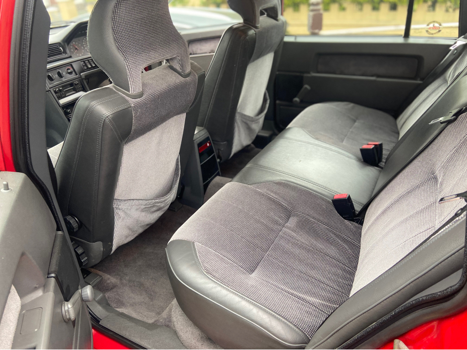 1992 Volvo V90 2L Petrol For Sale Images