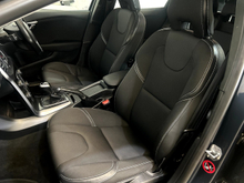 2018 Volvo V40 2L Diesel For Sale Images