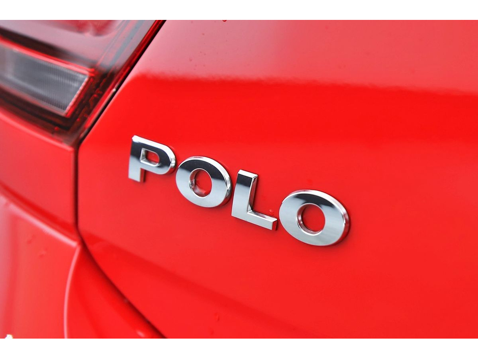 Volkswagen Polo 1.0 TSI DSG *VERY LOW KMS*UPGRADED 17" ALOYS*REVERSE CAM*PARK SENSORS* — thumbnail 29