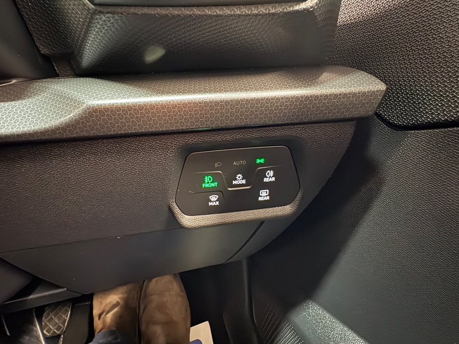 2022 SEAT Leon 2L Diesel For Sale Images