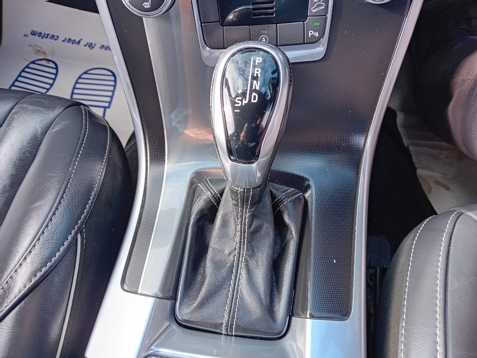 2017 Volvo XC60 2.4L Diesel For Sale Images