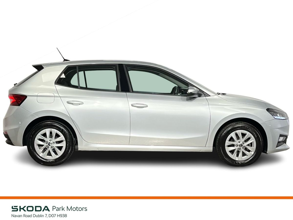 Skoda Fabia Selection 1.0MPI 80HP - Reversing Camera - Air Conditioning - Cruise Control - Keyless Start - Apple CarPlay/Android Auto — thumbnail 7
