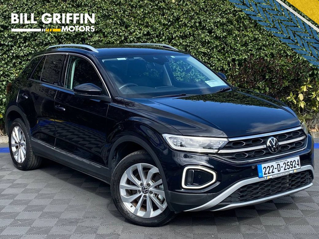2022 VOLKSWAGEN T-ROC HIGHLINE 2.0 TDI // LOW MILEAGE // 360 PARKING SENSORS // DUAL ZONE CLIMATE CONTROL