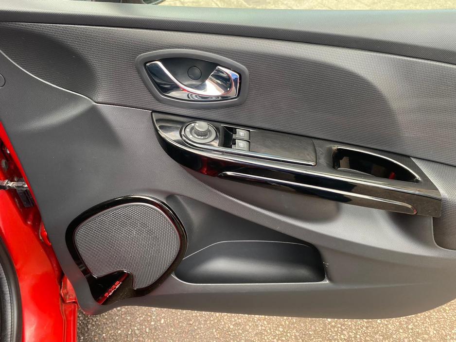 2014 Renault Clio 1.1L Petrol For Sale Images