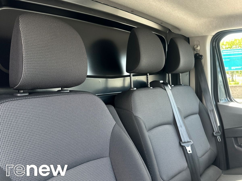 2026 Renault Trafic 2L Diesel For Sale Images