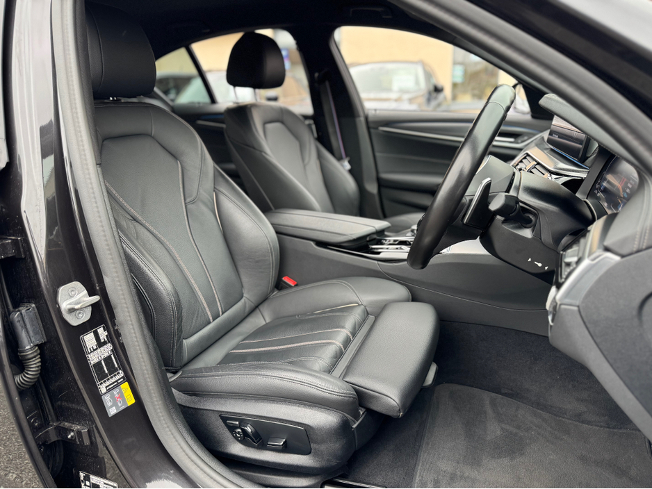 2023 BMW 5 Series 2.0L Petrol Plug-in Hybrid For Sale Images