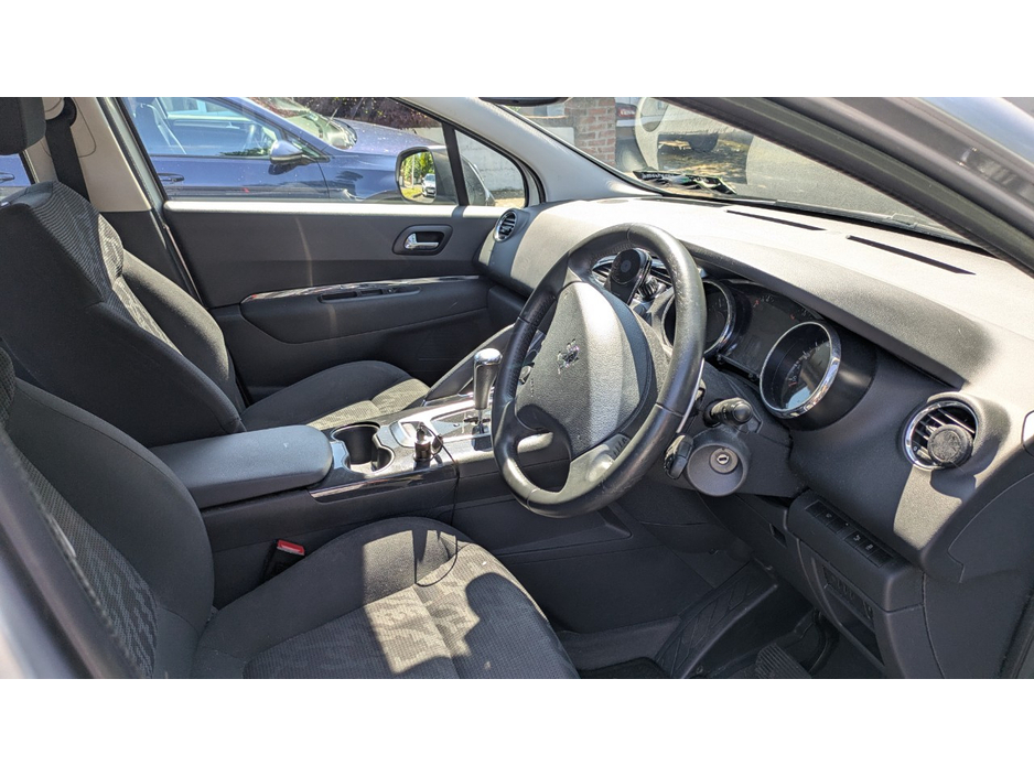 Peugeot 3008 ACTIVE 1.6 HDI ECOMATIQUE STT — thumbnail 9
