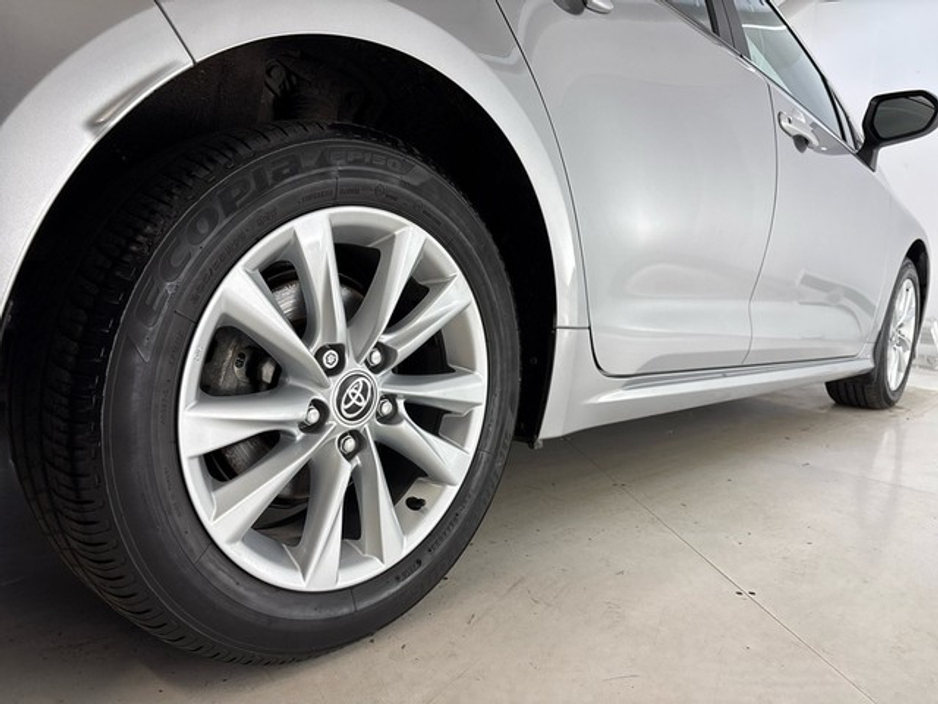 Toyota Corolla Luna Hybrid Saloon — thumbnail 11