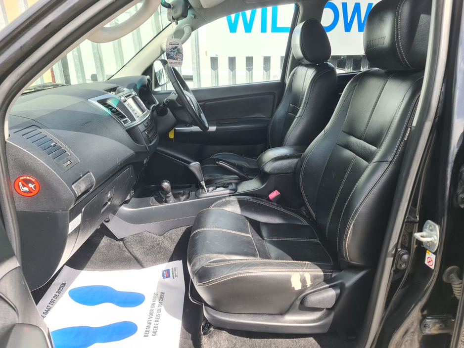 2015 Toyota Hilux 3L Diesel For Sale Images