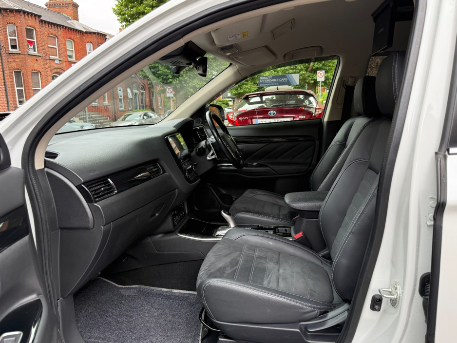 2017 Mitsubishi Outlander 2L Petrol Plug-in Hybrid For Sale Images