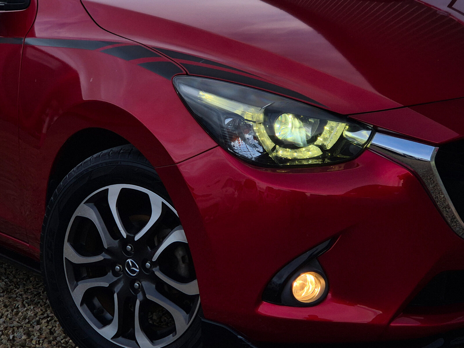 Mazda Demio — thumbnail 2