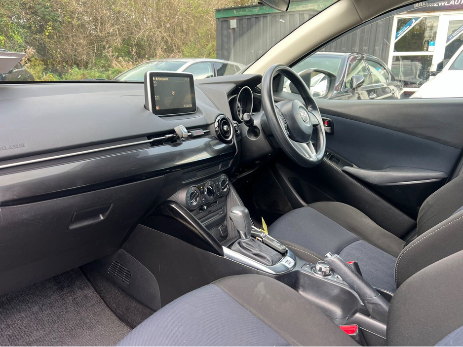 Mazda Demio — thumbnail 17