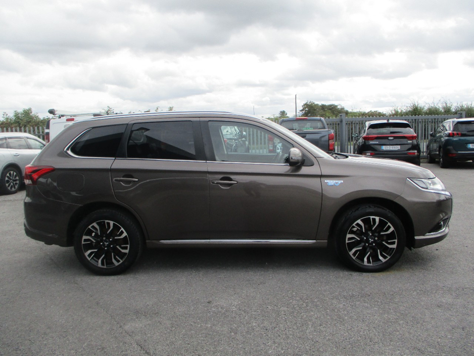 2017 Mitsubishi Outlander 2L Petrol Plug-in Hybrid For Sale Images