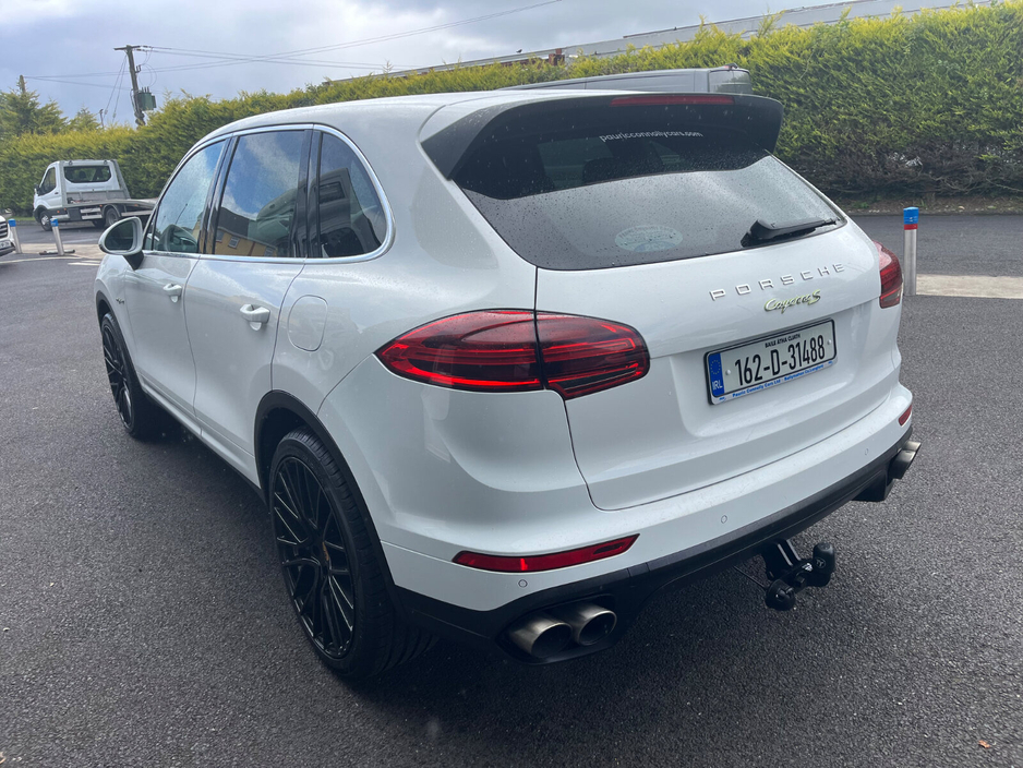 2016 Porsche Cayenne 3L Petrol Hybrid For Sale Images