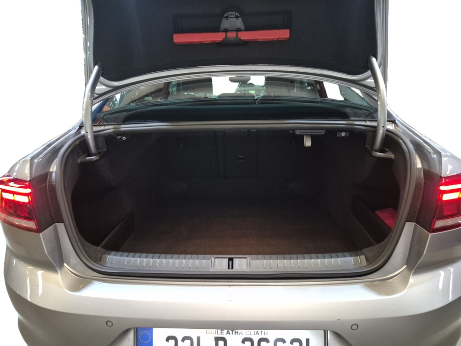 2022 Volkswagen Passat 2L Diesel For Sale Images