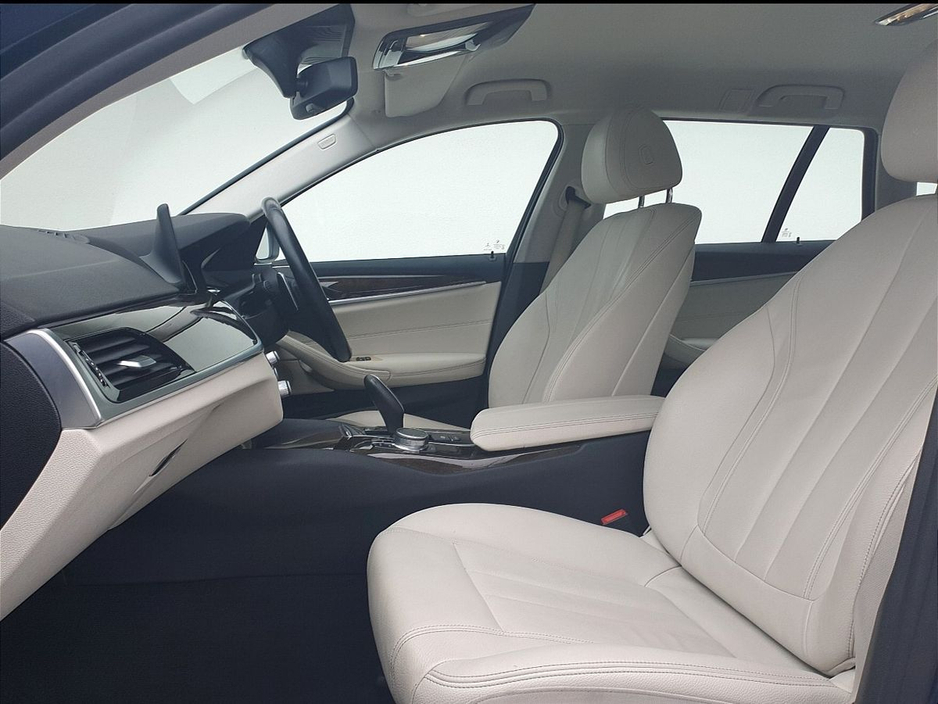 BMW 5 Series 520d SE Touring — thumbnail 7