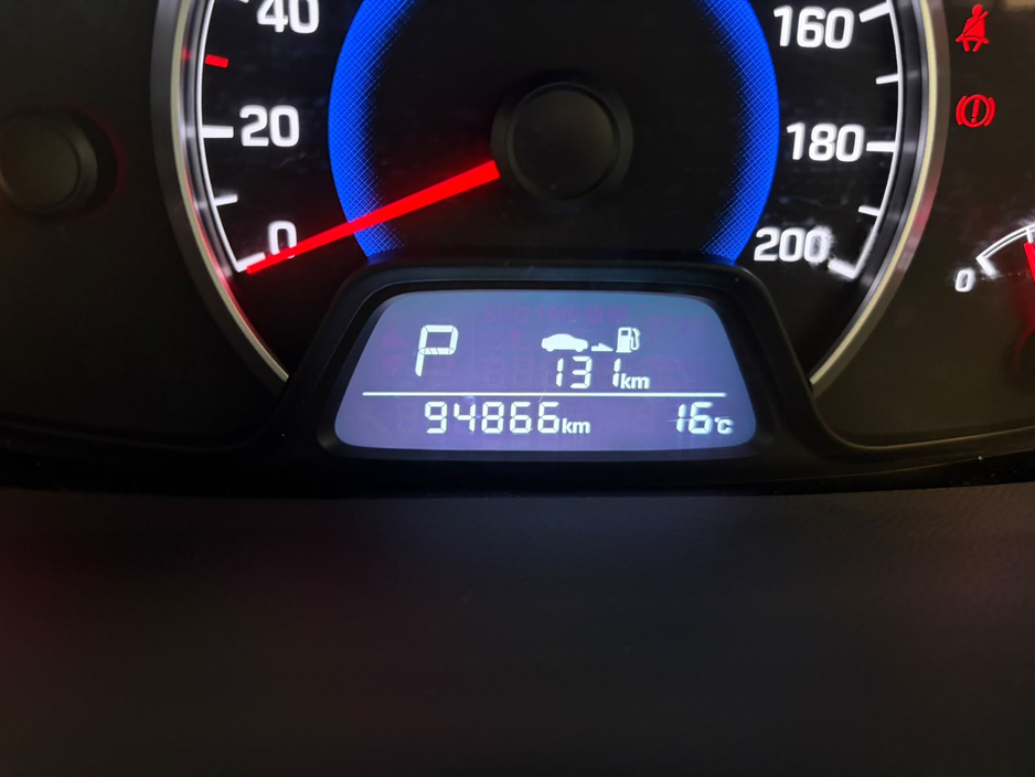 Hyundai i10 1.0 Deluxe Auto 4DR. Irish Car, NCT & TAX, 2Keys, Bluetooth, MFSW, Air Conditioning, Irish Radio, Alloy Wheels, Folding Rear Seats, Luggage Cover, USB/AUX and more. — thumbnail 24