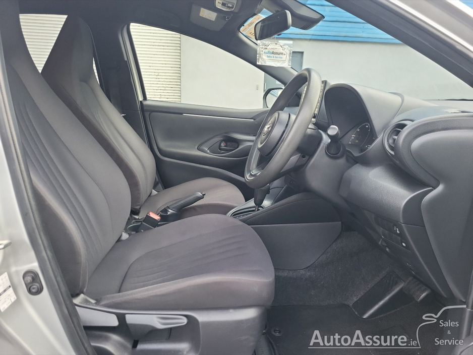 2022 Toyota Yaris 1.5L Hybrid For Sale Images