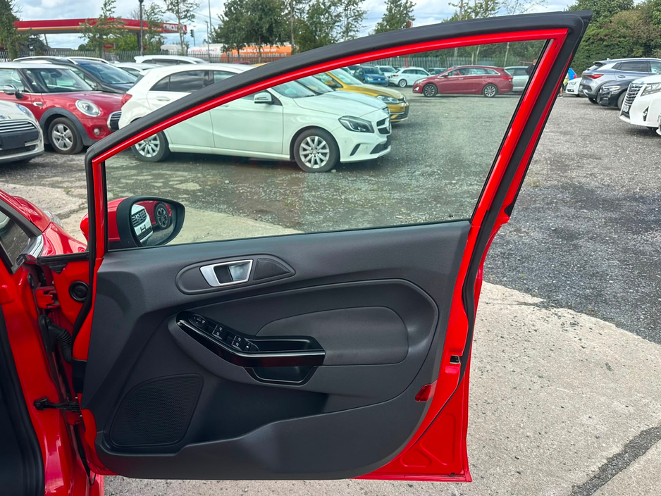 Ford Fiesta 1.0L EcoBoost Petrol Automatic - Low mileage (2130) — thumbnail 11