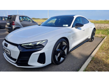 Audi e-tron GT quattro 2023 Audi e-tron...