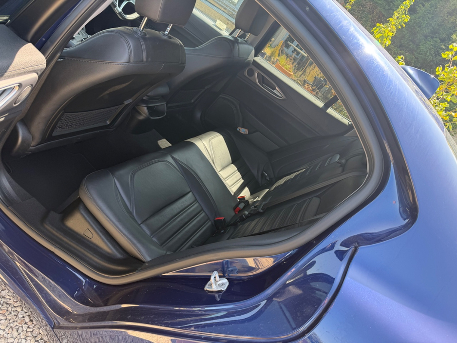 2017 Alfa Romeo Giulia 2.1L Diesel For Sale Images