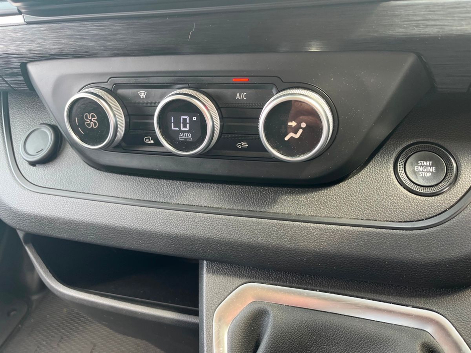 2024 Renault Trafic 2L Diesel For Sale Images