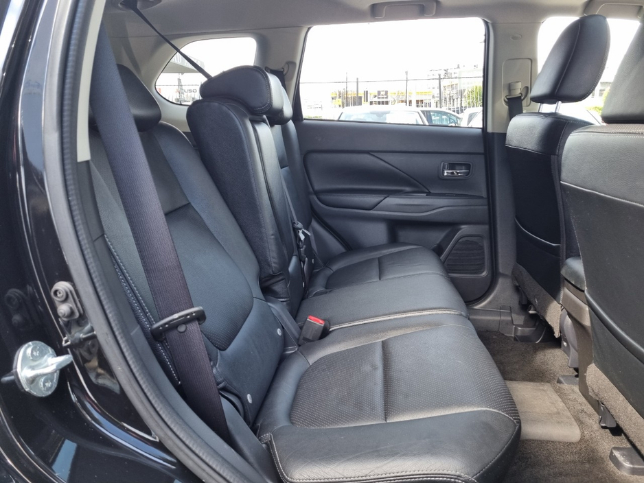 2014 Mitsubishi Outlander 2L Petrol Plug-in Hybrid For Sale Images