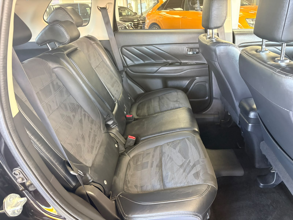 2017 Mitsubishi Outlander 2L Petrol Plug-in Hybrid For Sale Images