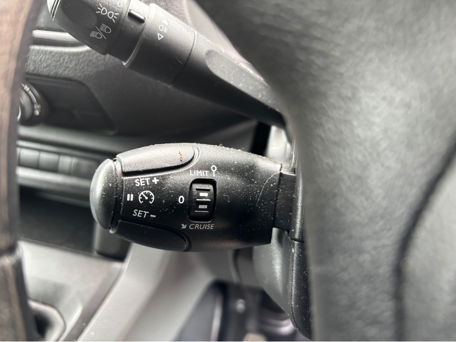 2022 Opel Vivaro 1.5L Diesel For Sale Images