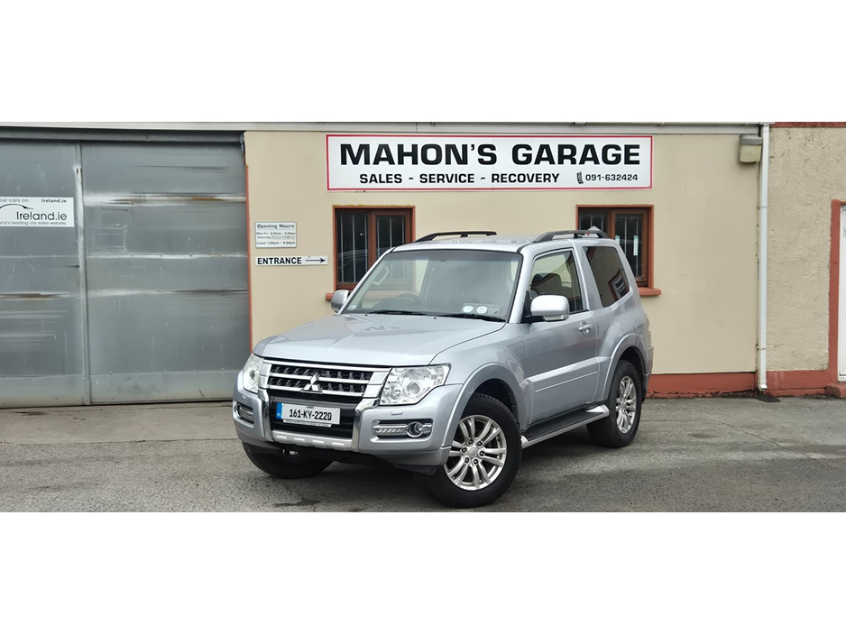 2016 Mitsubishi Pajero For Sale Images