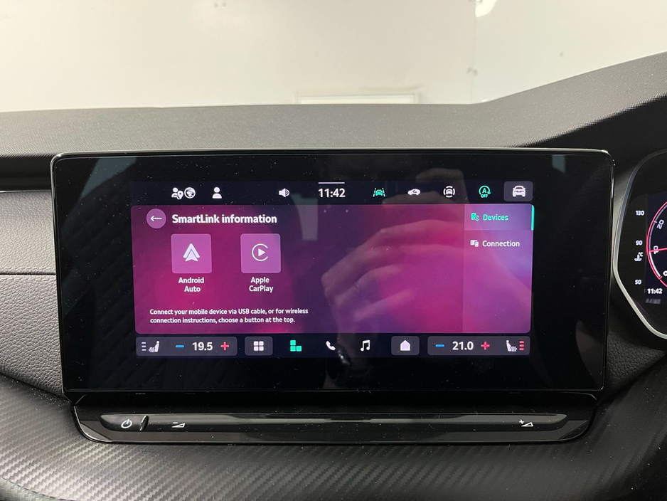Skoda Octavia Sportline DSG 2.0TDI 150BHP - Reversing Camera - Ambient Lighting - Climate Control - Heated Seats - Keyless Start - Apple CarPlay/Android Auto — thumbnail 15