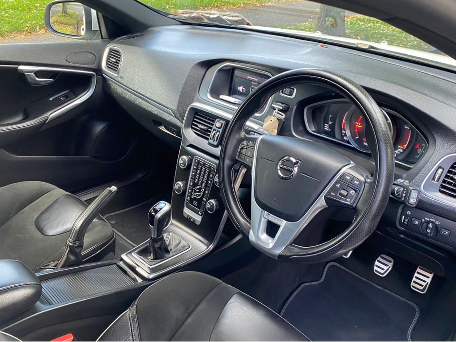 2017 Volvo V40 2L Diesel For Sale Images