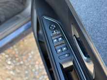 2019 Peugeot 5008 1.5L Diesel For Sale Images