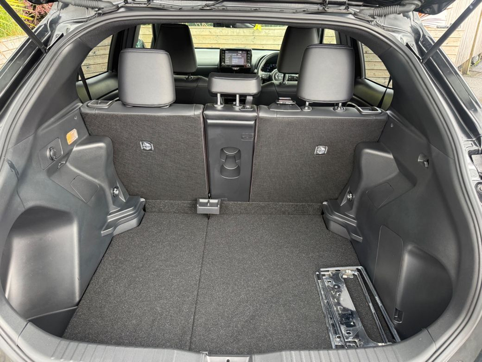 Toyota Yaris Cross 1.5 HYBRID / SOL TOP SPEC / LOW MILEAGE / TAX €150 (222 REG) — thumbnail 10