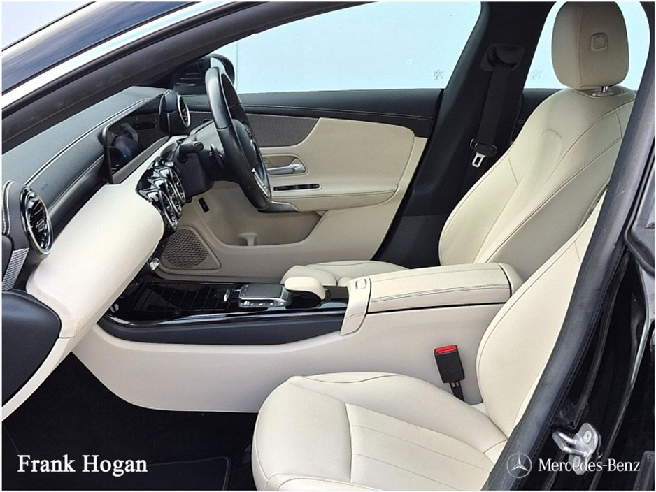 Mercedes-Benz CLA Class CLA180 Coup A/T Progressive 1.3 PETROL ( ONLY 49,000 KMS ) — thumbnail 14
