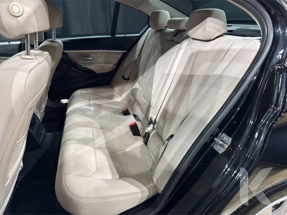 BMW 3 Series 330E 2.0 HYBRID AUTOMATIC - LUXURY - FULL BEIGE LEATHER - UPGRADED ALLOYS - ADAPTIVE CRUISE CONTROL - LED HEADLIGHTS - REAR CAMERA — thumbnail 16