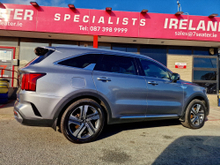 2022 Kia Sorento 1.6L Petrol Plug-in Hybrid For Sale Images