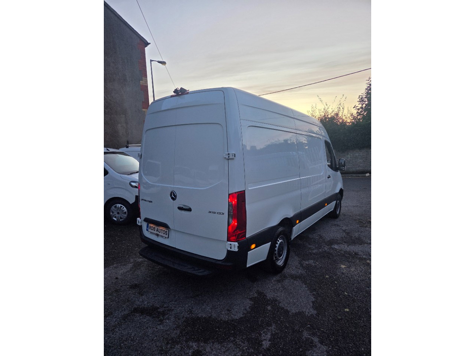2023 Mercedes-Benz Sprinter 2L Diesel For Sale Images
