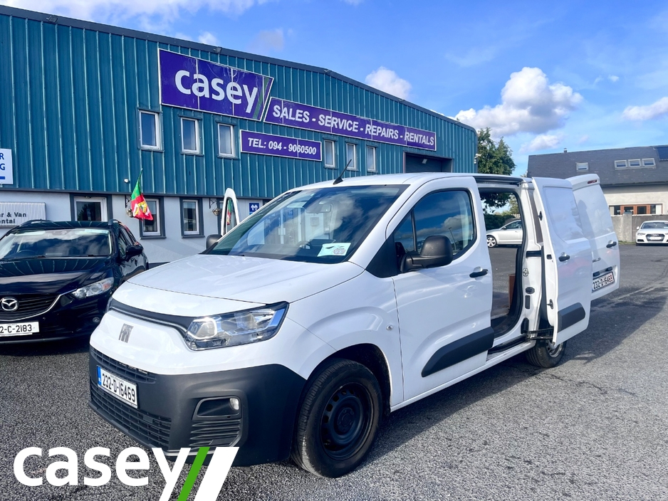 2023 Fiat Doblo 1.5L Diesel For Sale Images