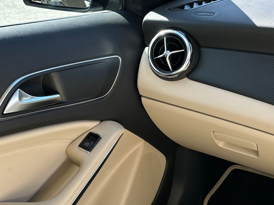 Mercedes-Benz GLA Class GLA 180 ,Stunning,Genuine Car*Low Mileage* — thumbnail 15