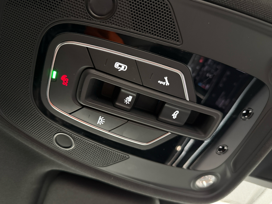 2021 Audi Q7 3L Petrol Plug-in Hybrid For Sale Images