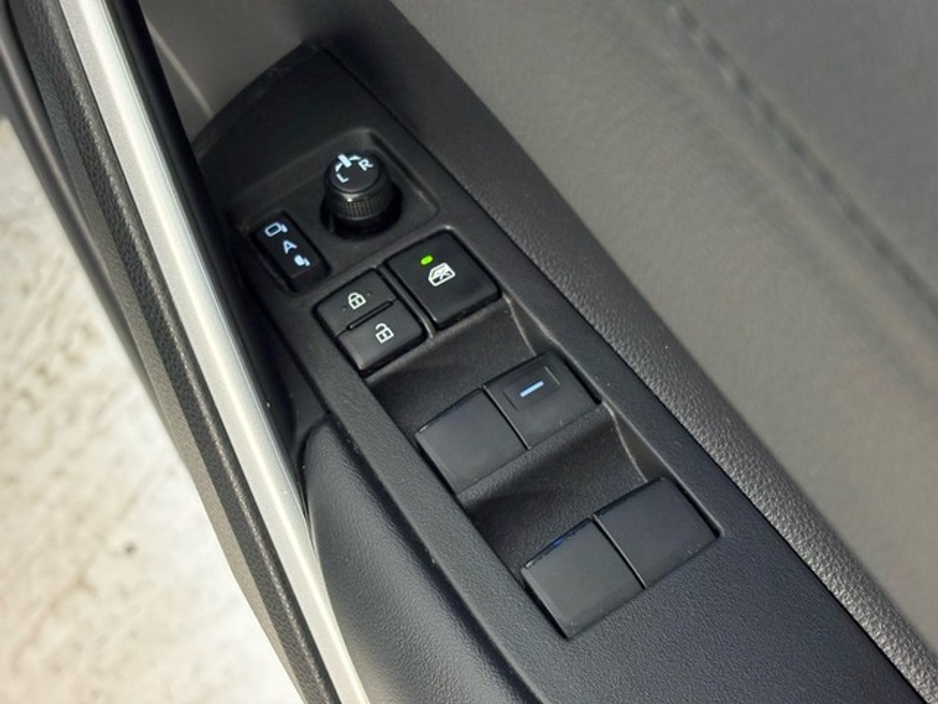 Toyota Corolla Cross Sport Hybrid — thumbnail 15